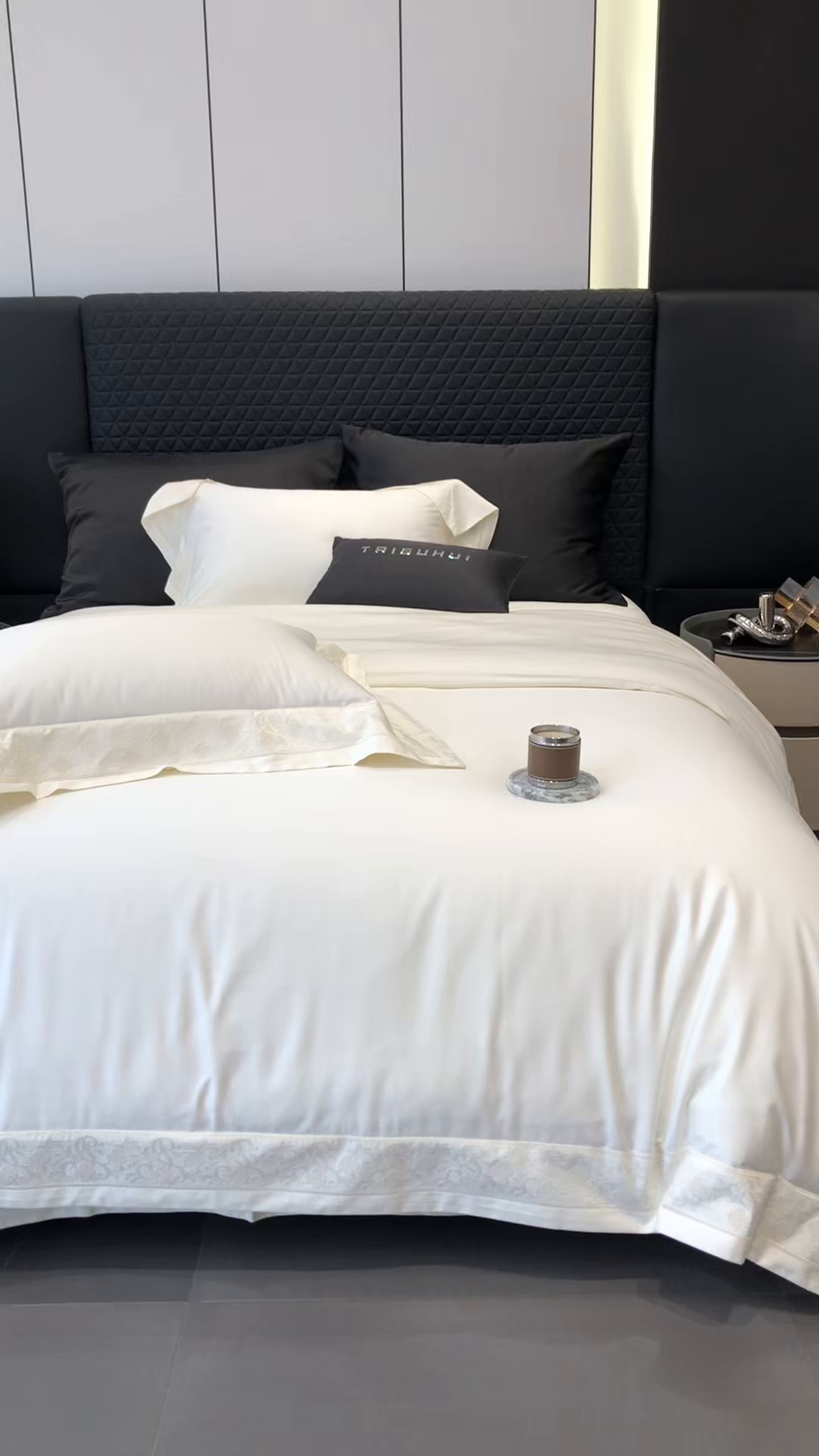 91家纺网 家纺一手货源 找家纺 太古汇家居 2025新款长绒棉纯棉打孔镂空四件套-赫莲娜 赫莲娜-奶昔白