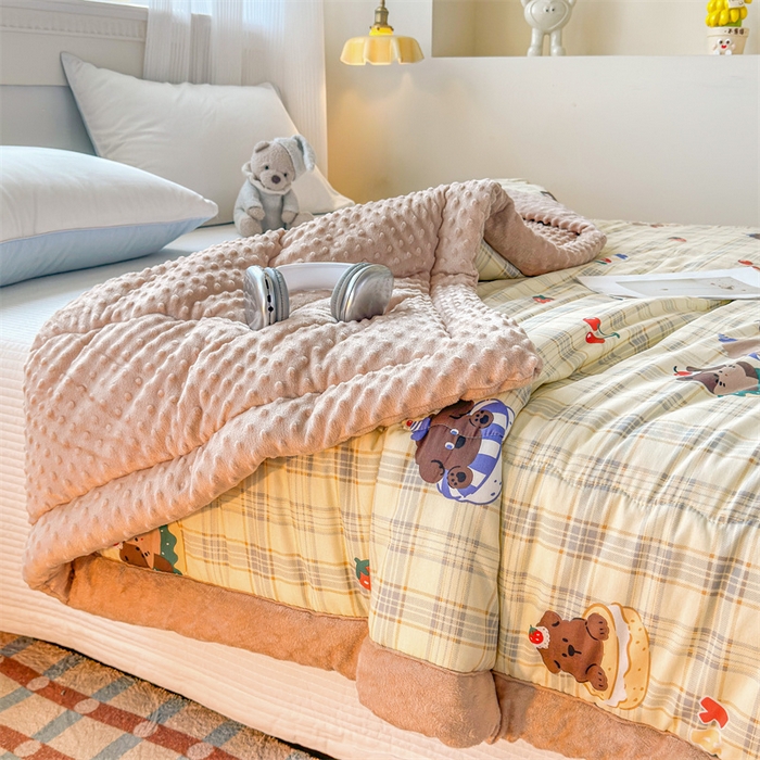 91家纺网 家纺一手货源 找家纺 默忆 2025新款全棉豆豆绒被子豆豆被冬被被芯 蛋糕小狗