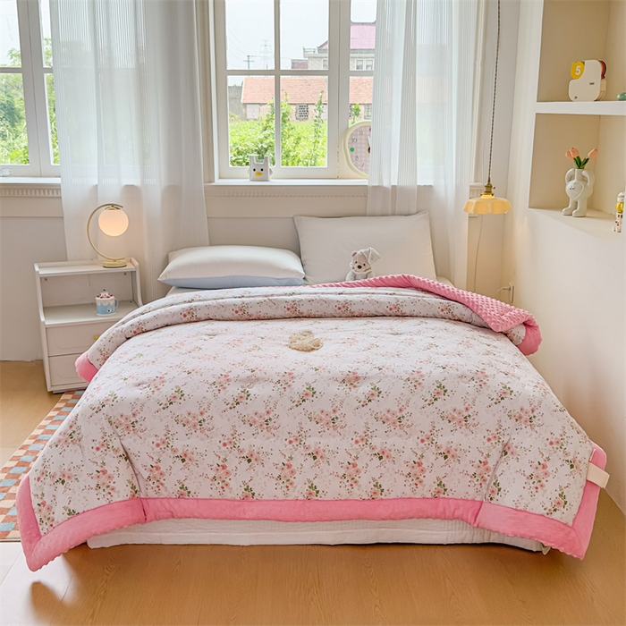 91家纺网 家纺一手货源 找家纺 默忆 2025新款全棉豆豆绒被子豆豆被冬被被芯 花间漫舞