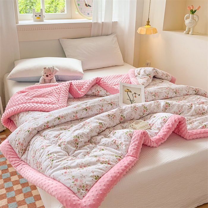 91家纺网 家纺一手货源 找家纺 默忆 2025新款全棉豆豆绒被子豆豆被冬被被芯 花间漫舞