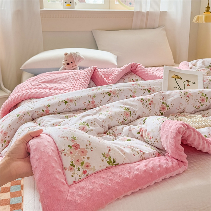 91家纺网 家纺一手货源 找家纺 默忆 2025新款全棉豆豆绒被子豆豆被冬被被芯 花间漫舞