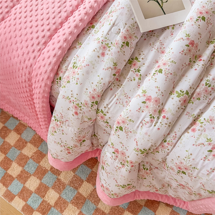 91家纺网 家纺一手货源 找家纺 默忆 2025新款全棉豆豆绒被子豆豆被冬被被芯 花间漫舞