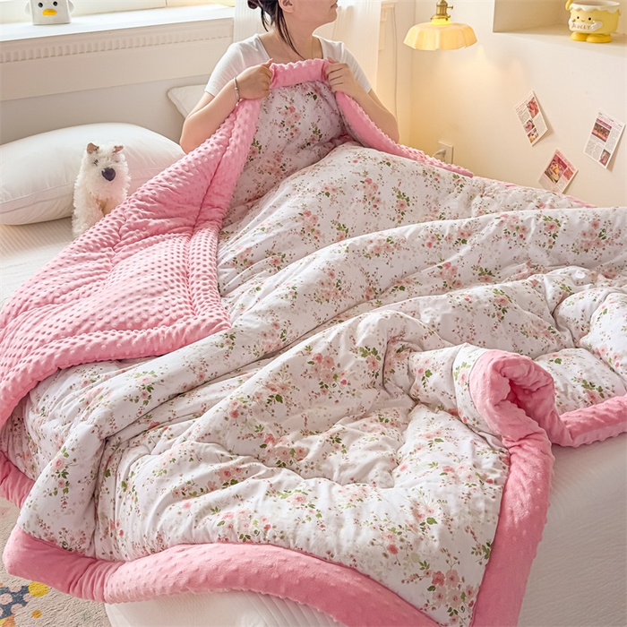 91家纺网 家纺一手货源 找家纺 默忆 2025新款全棉豆豆绒被子豆豆被冬被被芯 花间漫舞