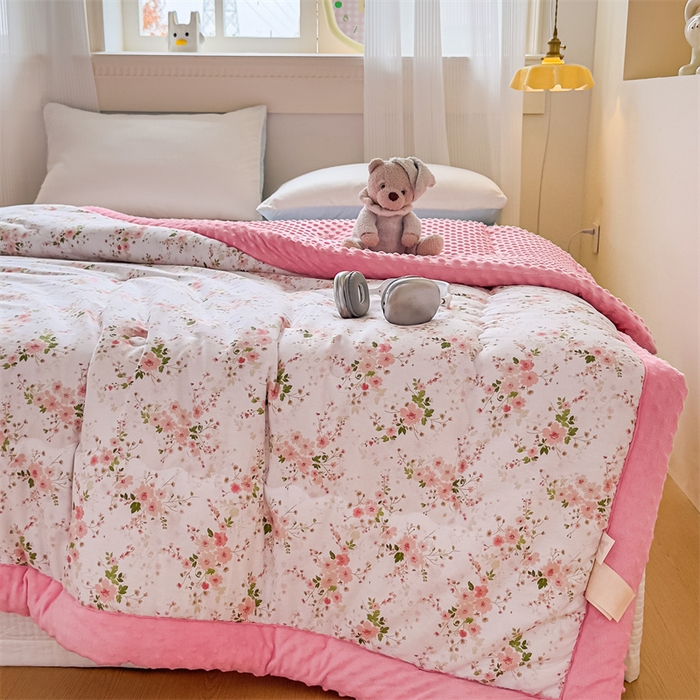 91家纺网 家纺一手货源 找家纺 默忆 2025新款全棉豆豆绒被子豆豆被冬被被芯 花间漫舞