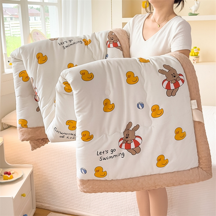 91家纺网 家纺一手货源 找家纺 默忆 2025新款全棉豆豆绒被子豆豆被冬被被芯 游泳小狗