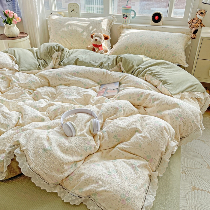 91家纺网 家纺一手货源 找家纺 梦纤绒 2025新款云感木棉皱皱双层纱全棉花边四件套 薄荷微凉