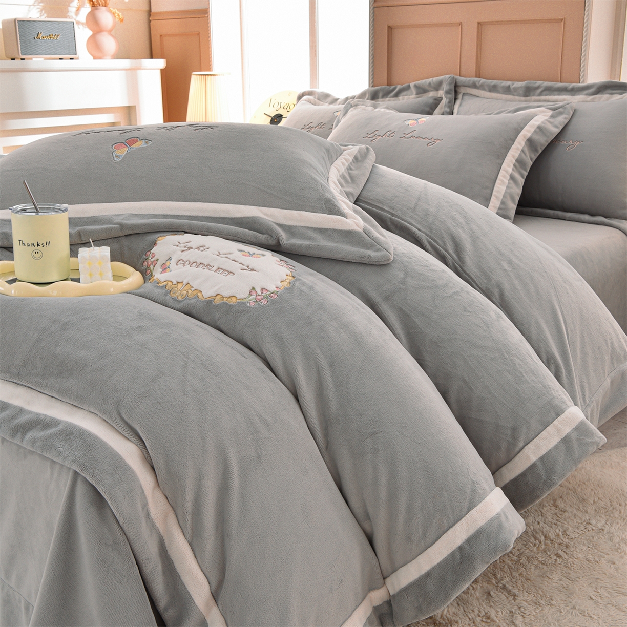 91家纺网 家纺一手货源 找家纺 （总）柔享家（原芷澜家纺） 2025新款A类高克重全消光牛奶绒刺绣四件套系列-蝶恋花