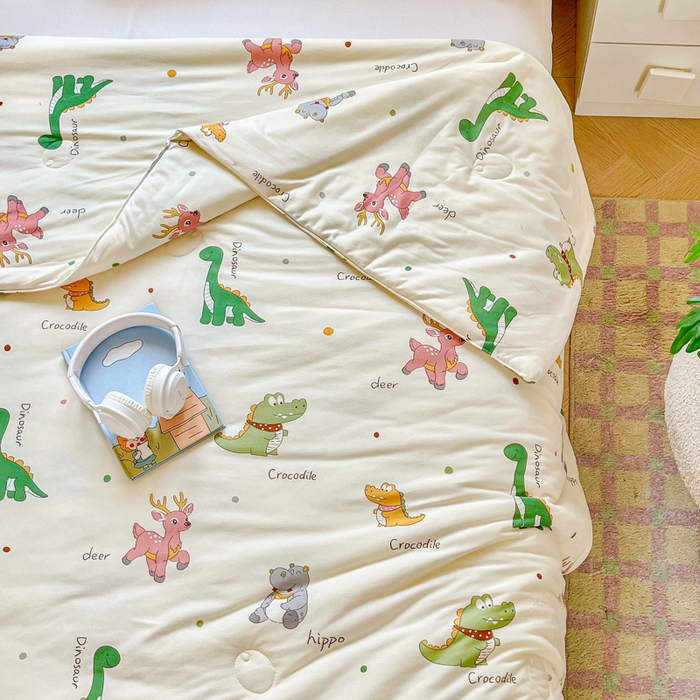 91家纺网 家纺一手货源 找家纺 小叮当家纺仓储工厂店 2025新款A类母婴级宝宝被子豆豆绒牛奶针织棉被子大豆被春秋被秋冬被婴童被夏凉被 牛奶针织被-小鳄鱼