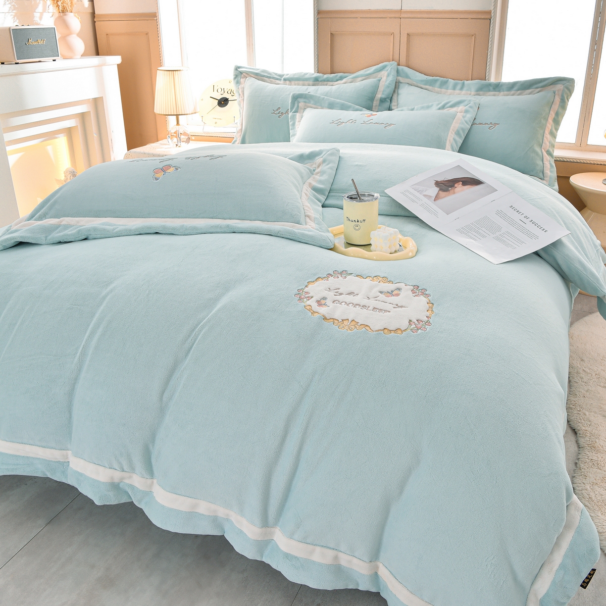 91家纺网 家纺一手货源 找家纺 柔享家（原芷澜家纺） 2025新款A类高克重全消光牛奶绒刺绣四件套系列-蝶恋花 蝶恋花-湖蓝