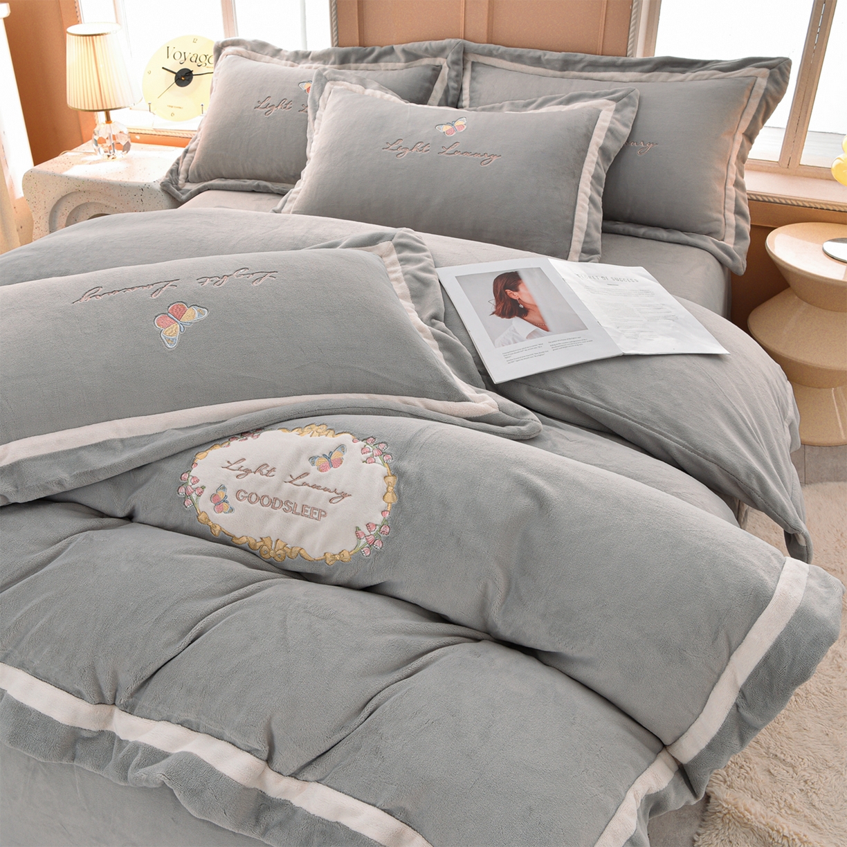 91家纺网 家纺一手货源 找家纺 柔享家（原芷澜家纺） 2025新款A类高克重全消光牛奶绒刺绣四件套系列-蝶恋花 蝶恋花-灰