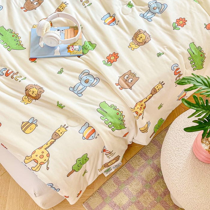 91家纺网 家纺一手货源 找家纺 小叮当家纺仓储工厂店 2025新款A类母婴级宝宝被子豆豆绒牛奶针织棉被子大豆被春秋被秋冬被婴童被夏凉被 牛奶针织被-狮子派对