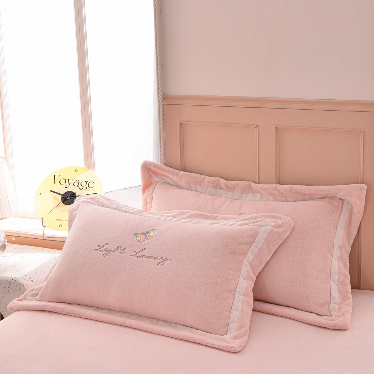 91家纺网 家纺一手货源 找家纺 柔享家（原芷澜家纺） 2025新款A类高克重全消光牛奶绒刺绣四件套系列-蝶恋花 蝶恋花-粉