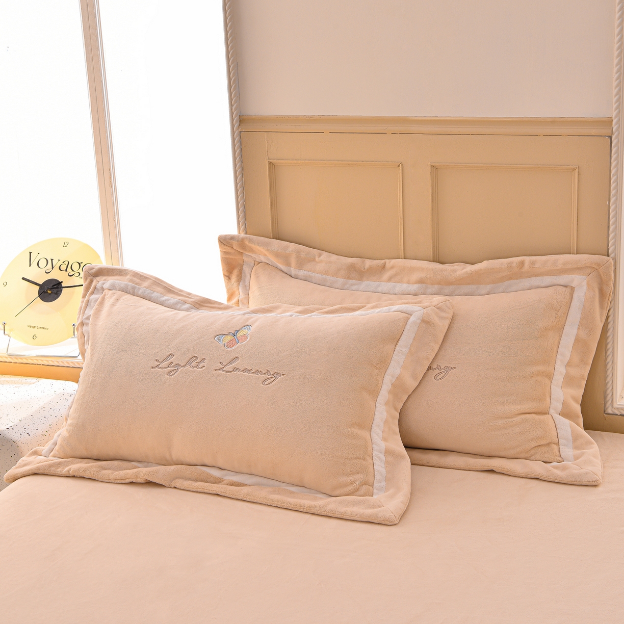 91家纺网 家纺一手货源 找家纺 柔享家（原芷澜家纺） 2025新款A类高克重全消光牛奶绒刺绣四件套系列-蝶恋花 蝶恋花-卡其