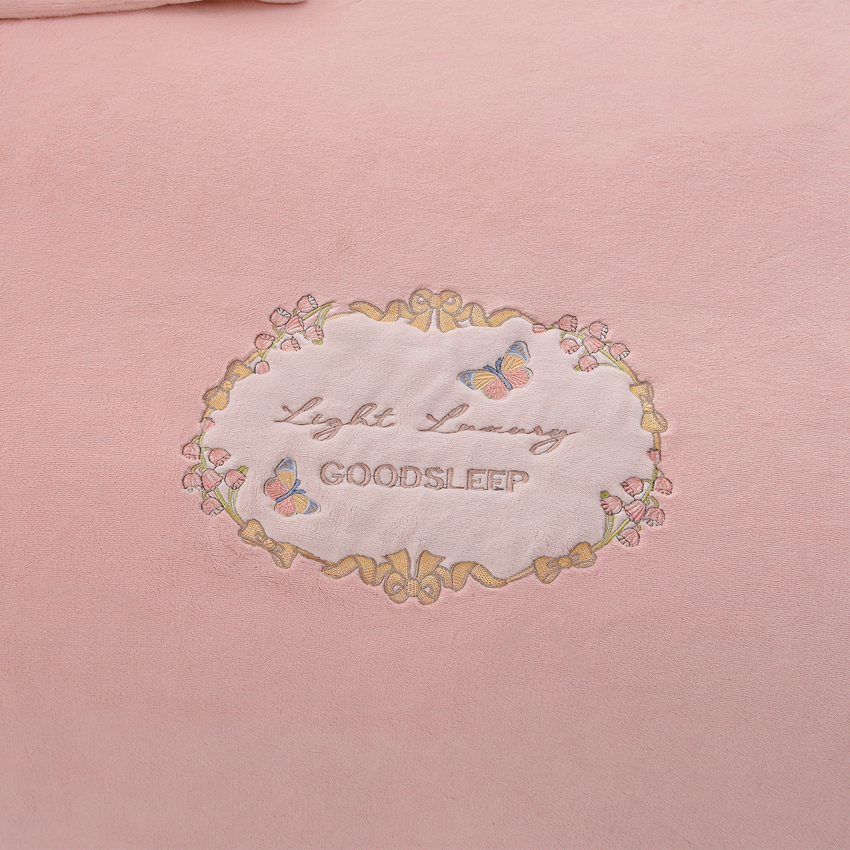 91家纺网 家纺一手货源 找家纺 柔享家（原芷澜家纺） 2025新款A类高克重全消光牛奶绒刺绣四件套系列-蝶恋花 蝶恋花-粉