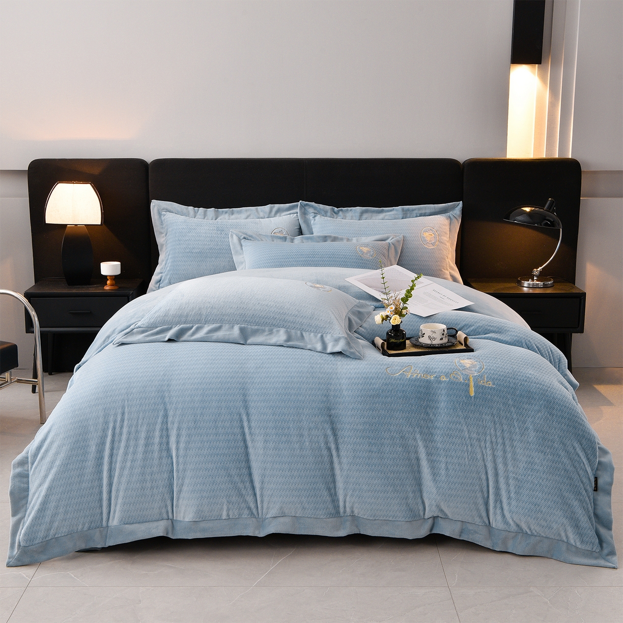 柔享家（原芷澜家纺） 2025新款A类高克重全消光水貂绒刺绣四件套系列-居里夫人 居里夫人-天空蓝