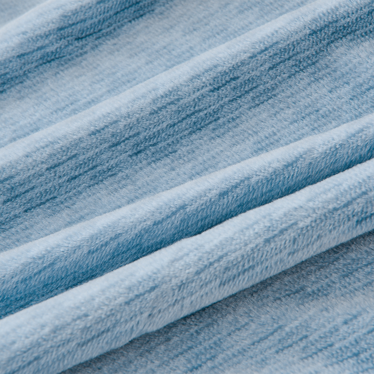 91家纺网 家纺一手货源 找家纺 柔享家（原芷澜家纺） 2025新款A类高克重全消光水貂绒刺绣四件套系列-居里夫人 居里夫人-天空蓝