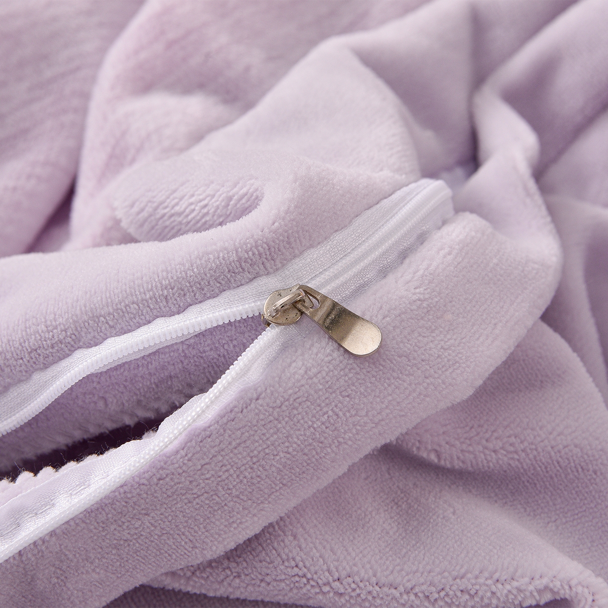 91家纺网 家纺一手货源 找家纺 柔享家（原芷澜家纺） 2025新款A类高克重全消光水貂绒刺绣四件套系列-居里夫人 居里夫人-香芋紫