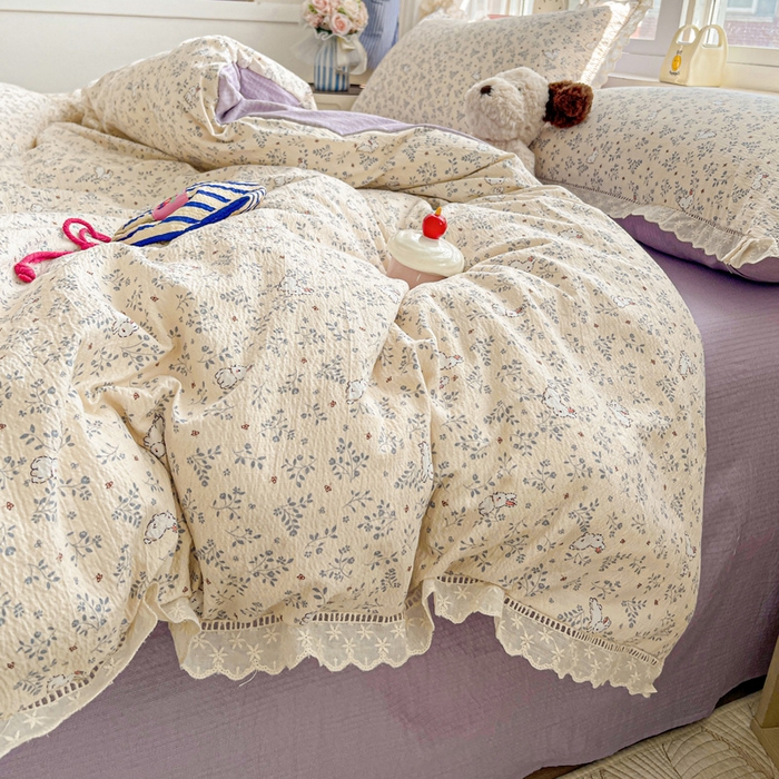 91家纺网 家纺一手货源 找家纺 梦纤绒 2025新款云感木棉皱皱双层纱全棉花边四件套 花园兔