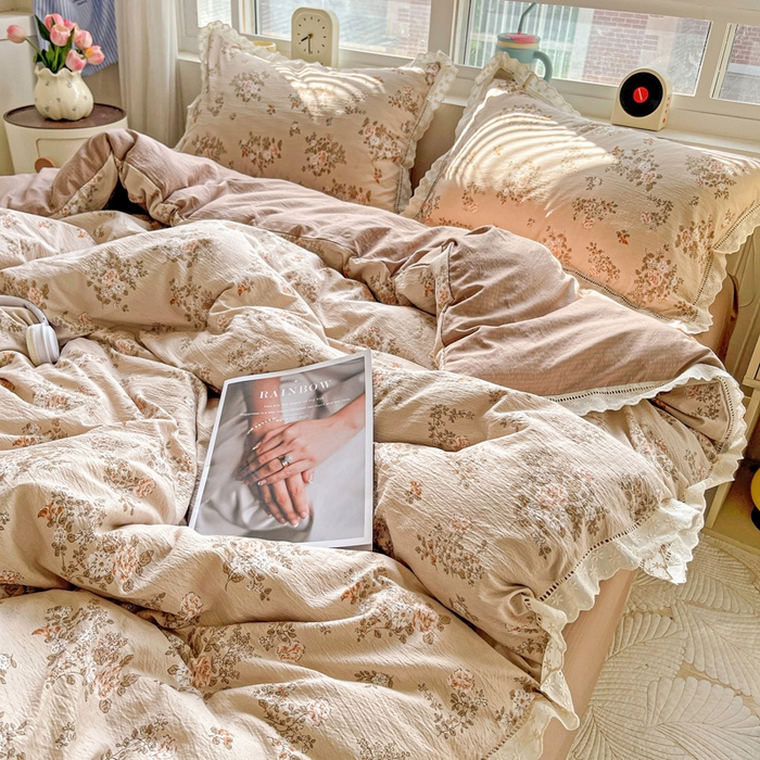 91家纺网 家纺一手货源 找家纺 梦纤绒 2025新款云感木棉皱皱双层纱全棉花边四件套 可颂