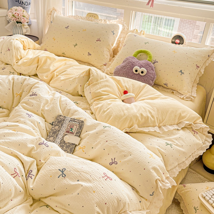 91家纺网 家纺一手货源 找家纺 梦纤绒 2025新款云感木棉皱皱双层纱全棉花边四件套 蜡笔画