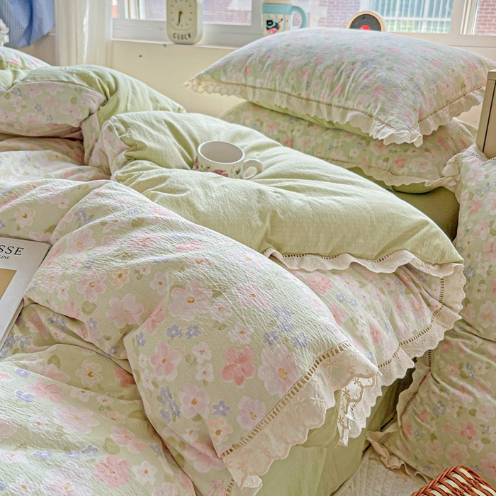 91家纺网 家纺一手货源 找家纺 梦纤绒 2025新款云感木棉皱皱双层纱全棉花边四件套 莱茵河畔