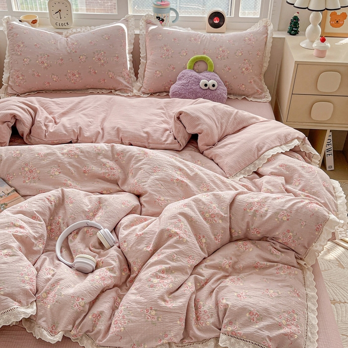 91家纺网 家纺一手货源 找家纺 梦纤绒 2025新款云感木棉皱皱双层纱全棉花边四件套 素颜