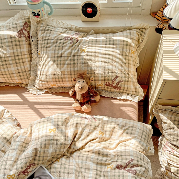 91家纺网 家纺一手货源 找家纺 梦纤绒 2025新款云感木棉皱皱双层纱全棉花边四件套 太妃糖