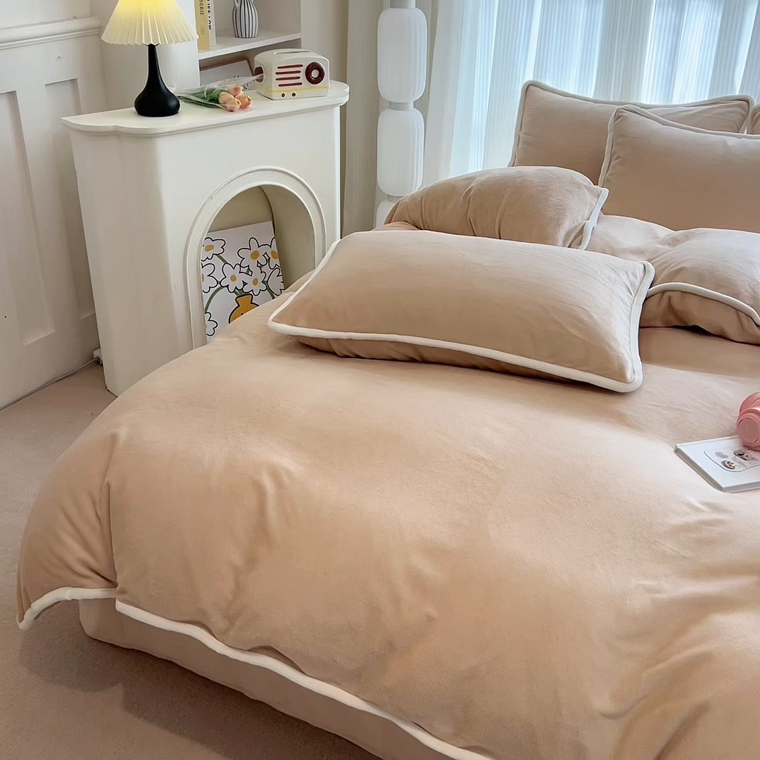 91家纺网 家纺一手货源 找家纺 N先生_2025新款牛奶绒纯色包边四件套 奶杏