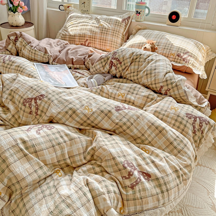 91家纺网 家纺一手货源 找家纺 梦纤绒 2025新款云感木棉皱皱双层纱全棉花边四件套 太妃糖