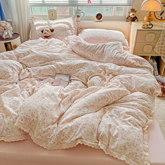 91家纺网 家纺一手货源 找家纺 梦纤绒 2025新款云感木棉皱皱双层纱全棉花边四件套 桃花诺