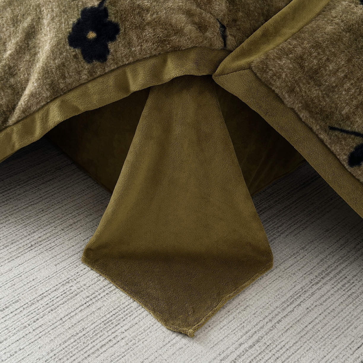 91家纺网 家纺一手货源 找家纺 金艾草 2025新款轻奢獭兔毛美拉德风印花拼角床单款四件套 繁花咖