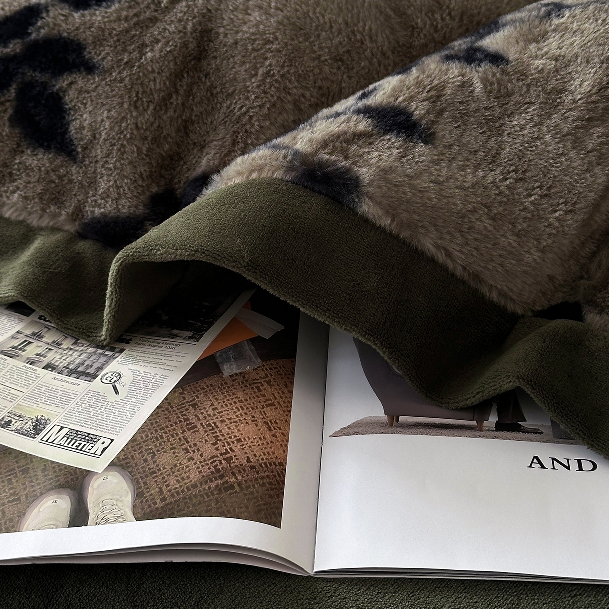 91家纺网 家纺一手货源 找家纺 金艾草 2025新款轻奢獭兔毛美拉德风印花拼角床单款四件套 简爱