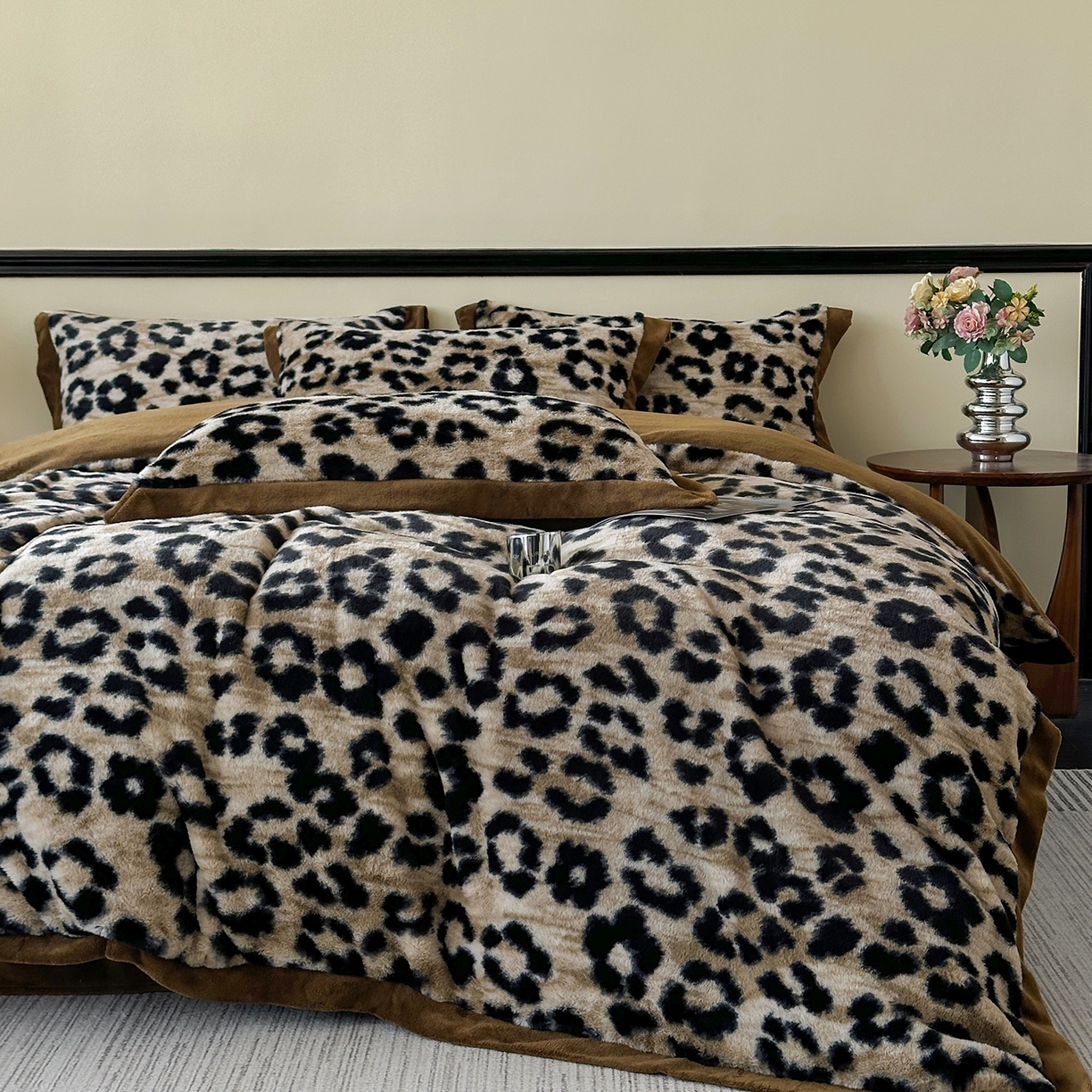 91家纺网 家纺一手货源 找家纺 （总）金艾草 2025新款轻奢獭兔毛美拉德风印花拼角床单款四件套