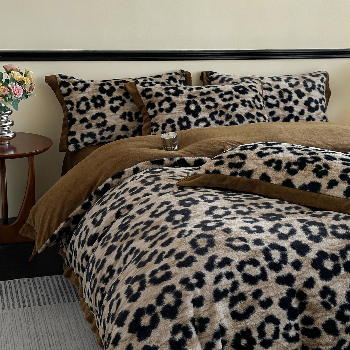 金艾草 2025新款轻奢獭兔毛美拉德风印花拼角床单款四件套 豹纹