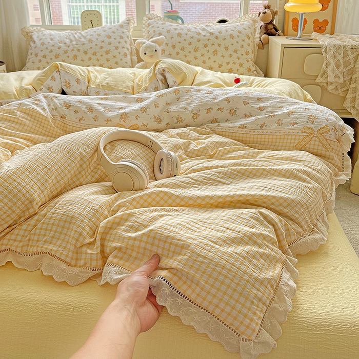 91家纺网 家纺一手货源 找家纺 梦纤绒 2025新款云感木棉皱皱双层纱全棉花边四件套 田园拾趣-黄