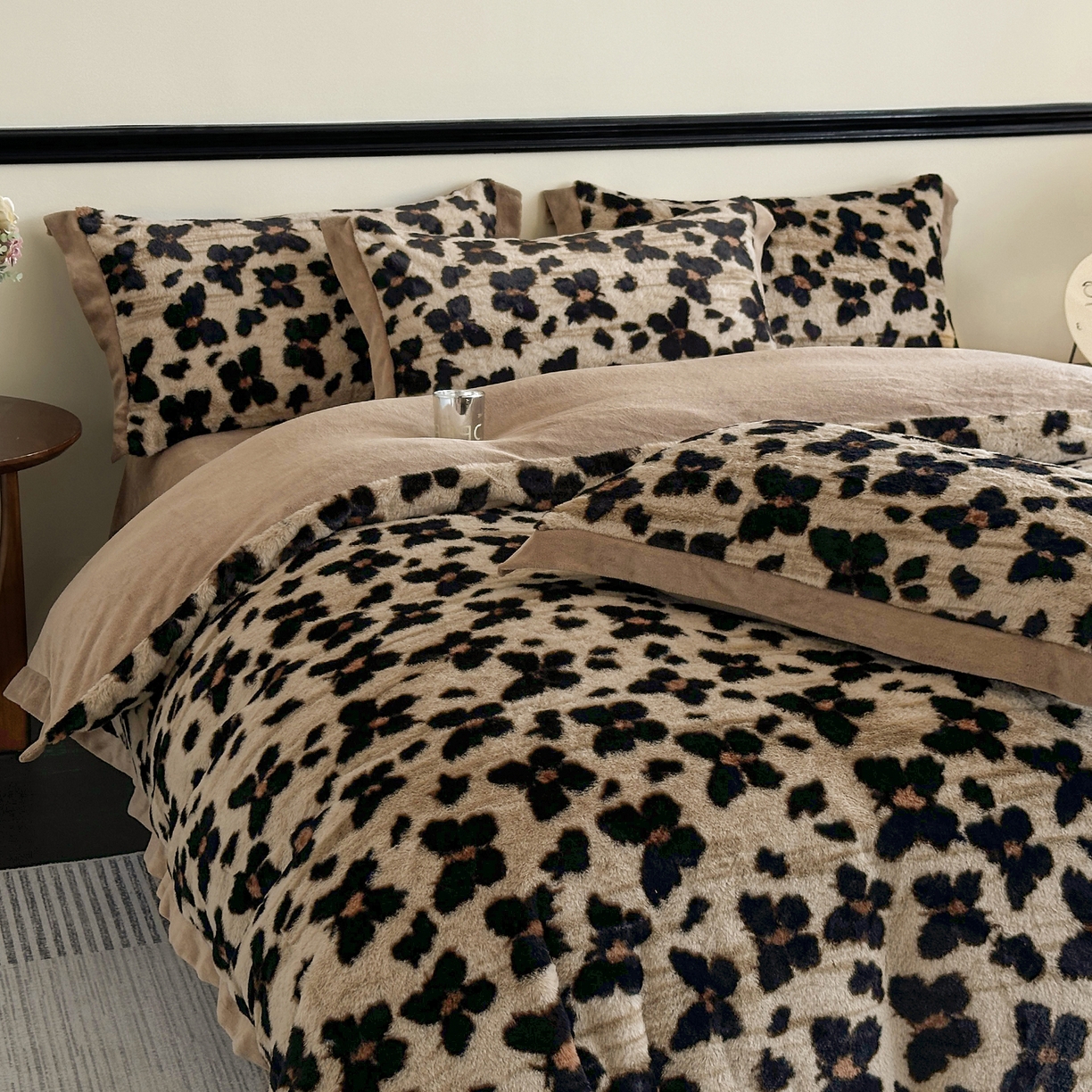 金艾草 2025新款轻奢獭兔毛美拉德风印花拼角床单款四件套 蝴蝶