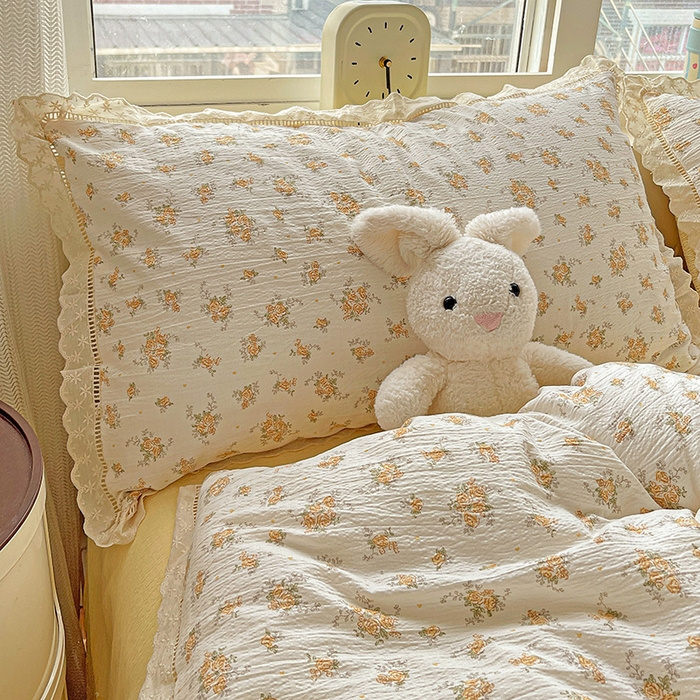 91家纺网 家纺一手货源 找家纺 梦纤绒 2025新款云感木棉皱皱双层纱全棉花边四件套 田园拾趣-黄