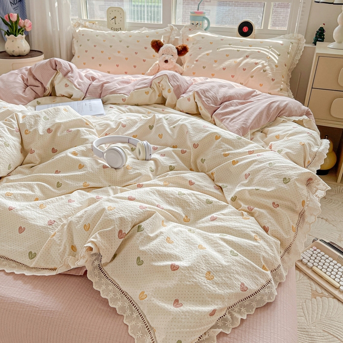 91家纺网 家纺一手货源 找家纺 梦纤绒 2025新款云感木棉皱皱双层纱全棉花边四件套 心动