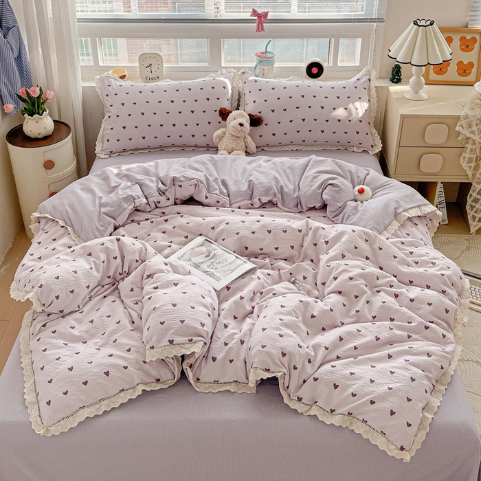 91家纺网 家纺一手货源 找家纺 梦纤绒 2025新款云感木棉皱皱双层纱全棉花边四件套 紫爱心