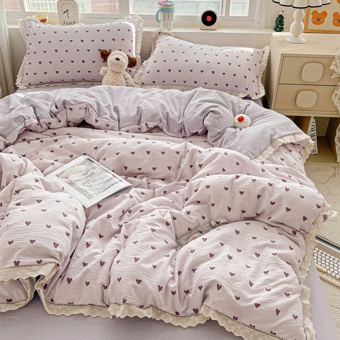 91家纺网 家纺一手货源 找家纺 梦纤绒 2025新款云感木棉皱皱双层纱全棉花边四件套 紫爱心