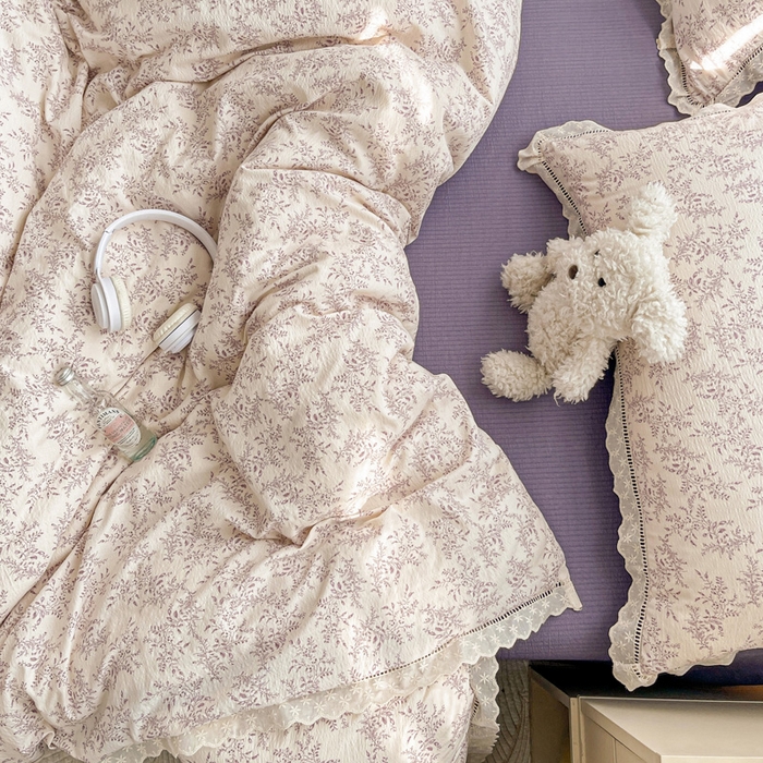 91家纺网 家纺一手货源 找家纺 梦纤绒 2025新款云感木棉皱皱双层纱全棉花边四件套 紫苏