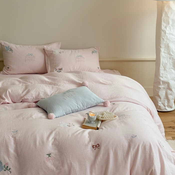 91家纺网 家纺一手货源 找家纺 （总）鹿班家居 2025年秋冬款全棉纯棉皱皱纱精密刺绣四件套-晴野小记系列（标准会员-20元）