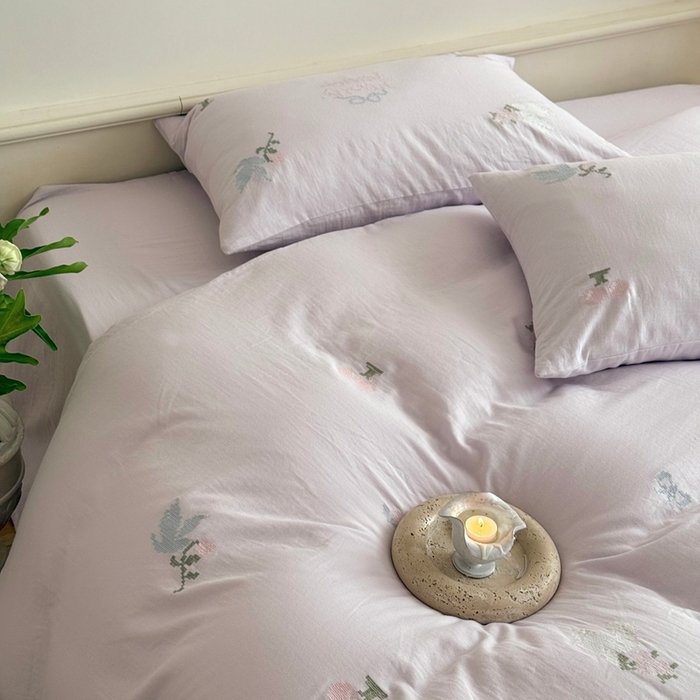 91家纺网 家纺一手货源 找家纺 （总）鹿班家居 2025年秋冬款全棉纯棉皱皱纱精密刺绣四件套-晴野小记系列（标准会员-20元）