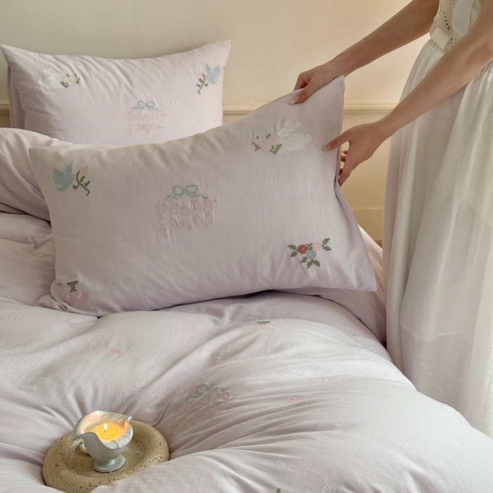 91家纺网 家纺一手货源 找家纺 鹿班家居 2025年秋冬款全棉纯棉皱皱纱精密刺绣四件套-晴野小记系列（标准会员-20元） 晴野小记-紫色