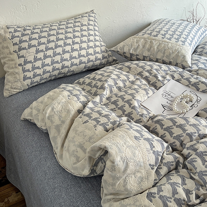 91家纺网 家纺一手货源 找家纺 梦纤绒 2025秋冬新品A类高克重亚麻复古全棉花边侘寂风原麻系列 兔宝宝-蓝