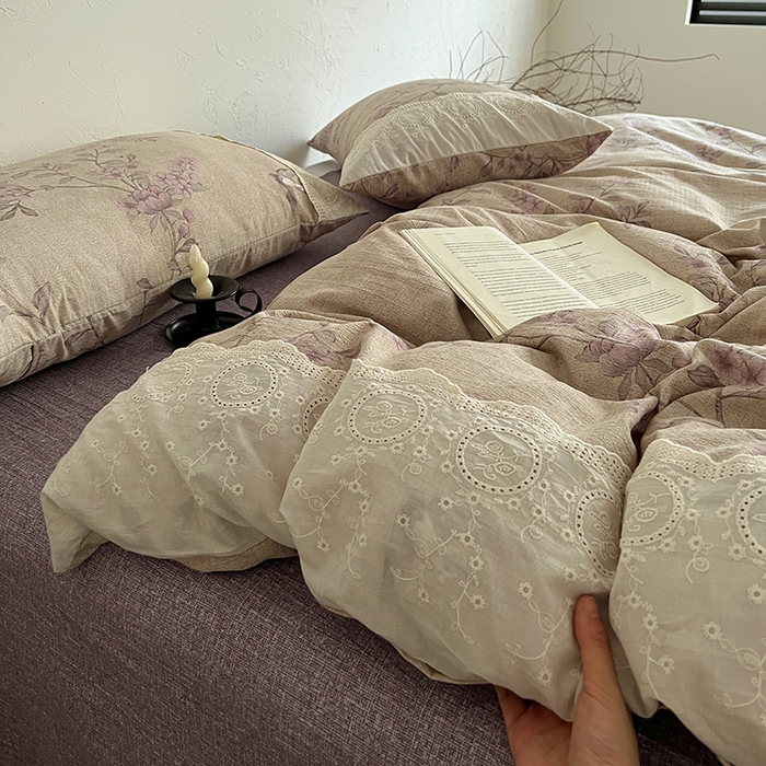 91家纺网 家纺一手货源 找家纺 梦纤绒 2025秋冬新品A类高克重亚麻复古全棉花边侘寂风原麻系列 晚香玉