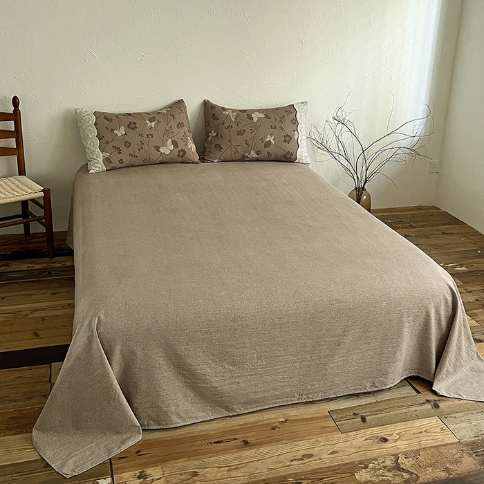 91家纺网 家纺一手货源 找家纺 梦纤绒 2025秋冬新品A类高克重亚麻复古全棉花边侘寂风原麻系列 晓梦