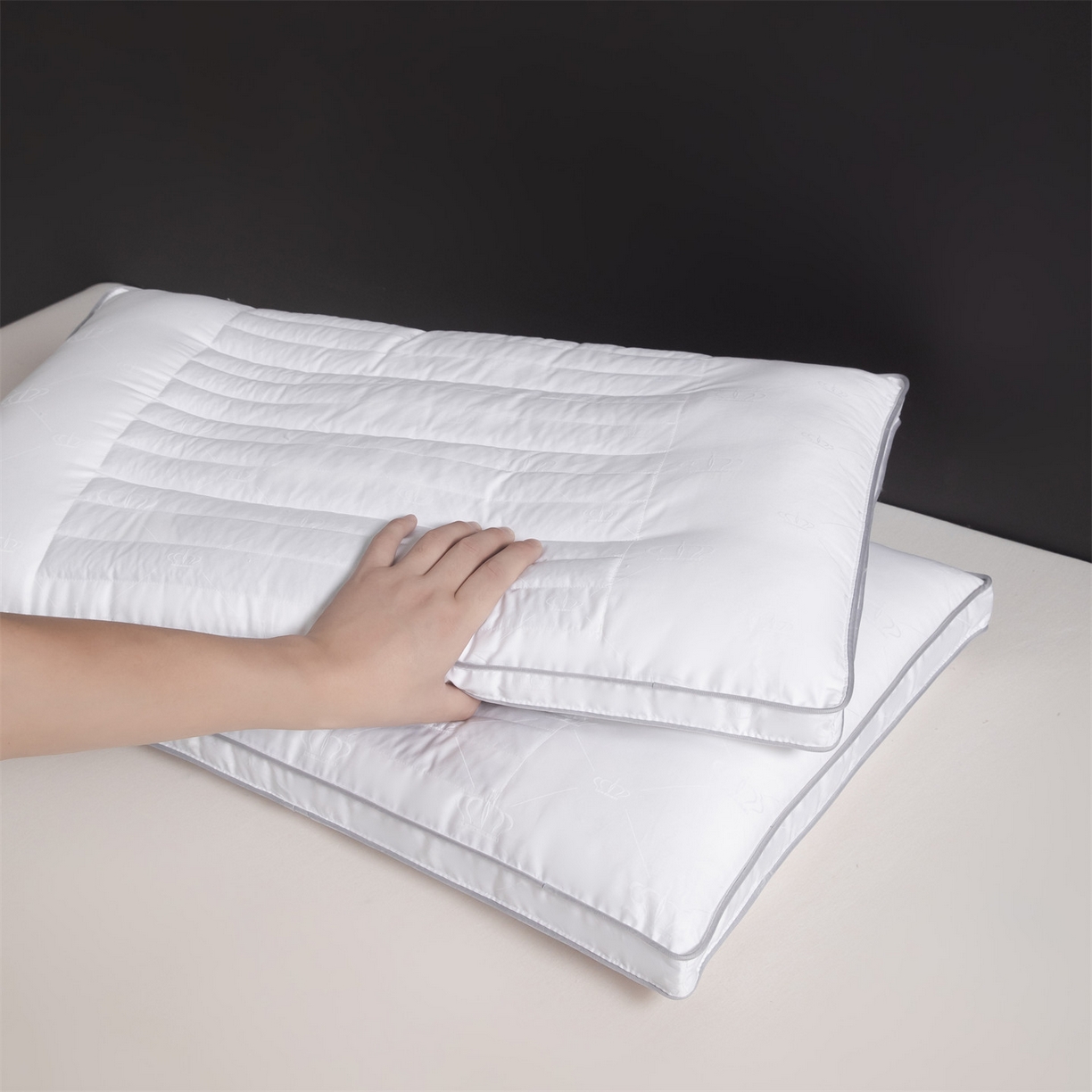 91家纺网 家纺一手货源 找家纺 （总）麦肯锡 2025新款皇冠蚕丝决明子枕枕头枕芯