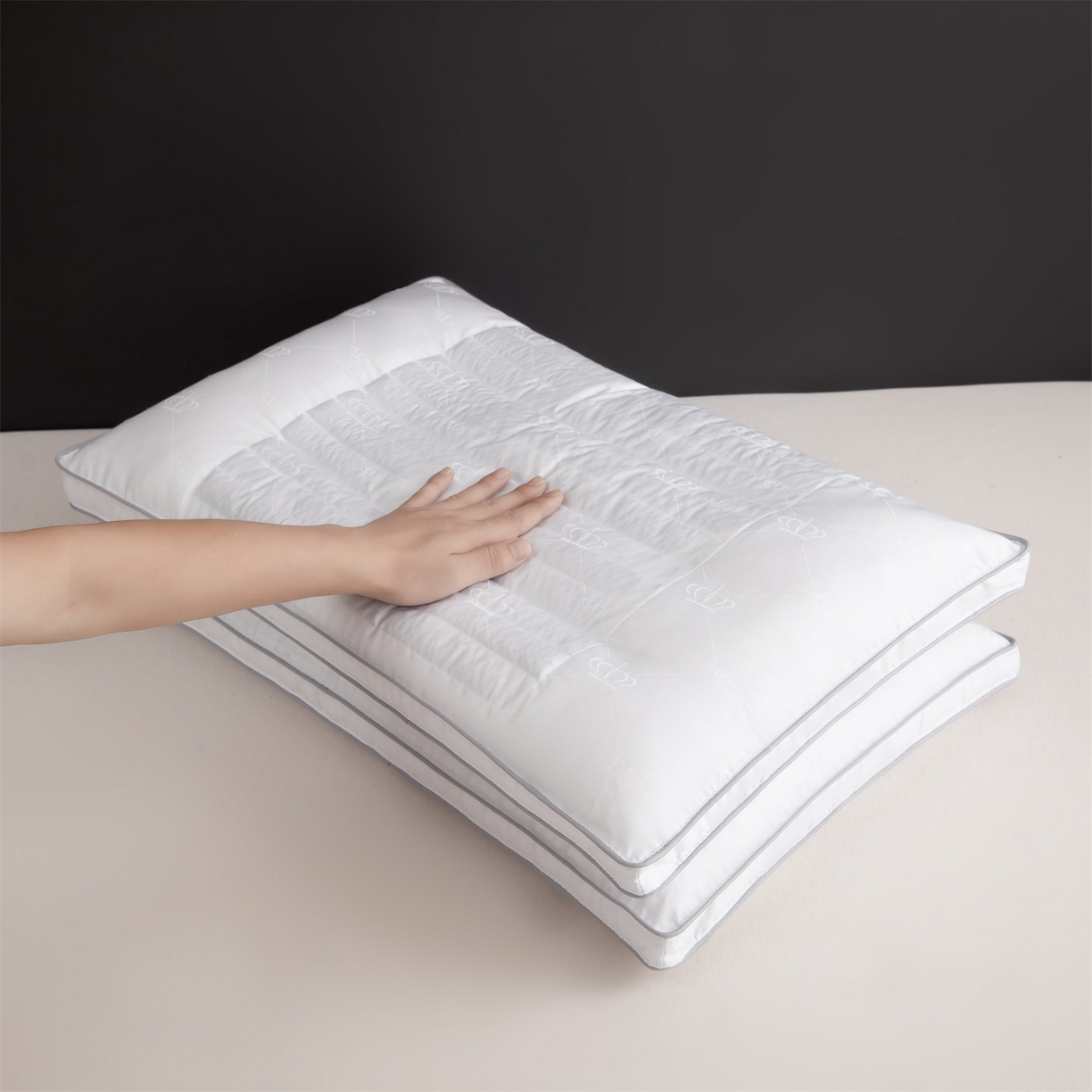 91家纺网 家纺一手货源 找家纺 （总）麦肯锡 2025新款皇冠蚕丝决明子枕枕头枕芯