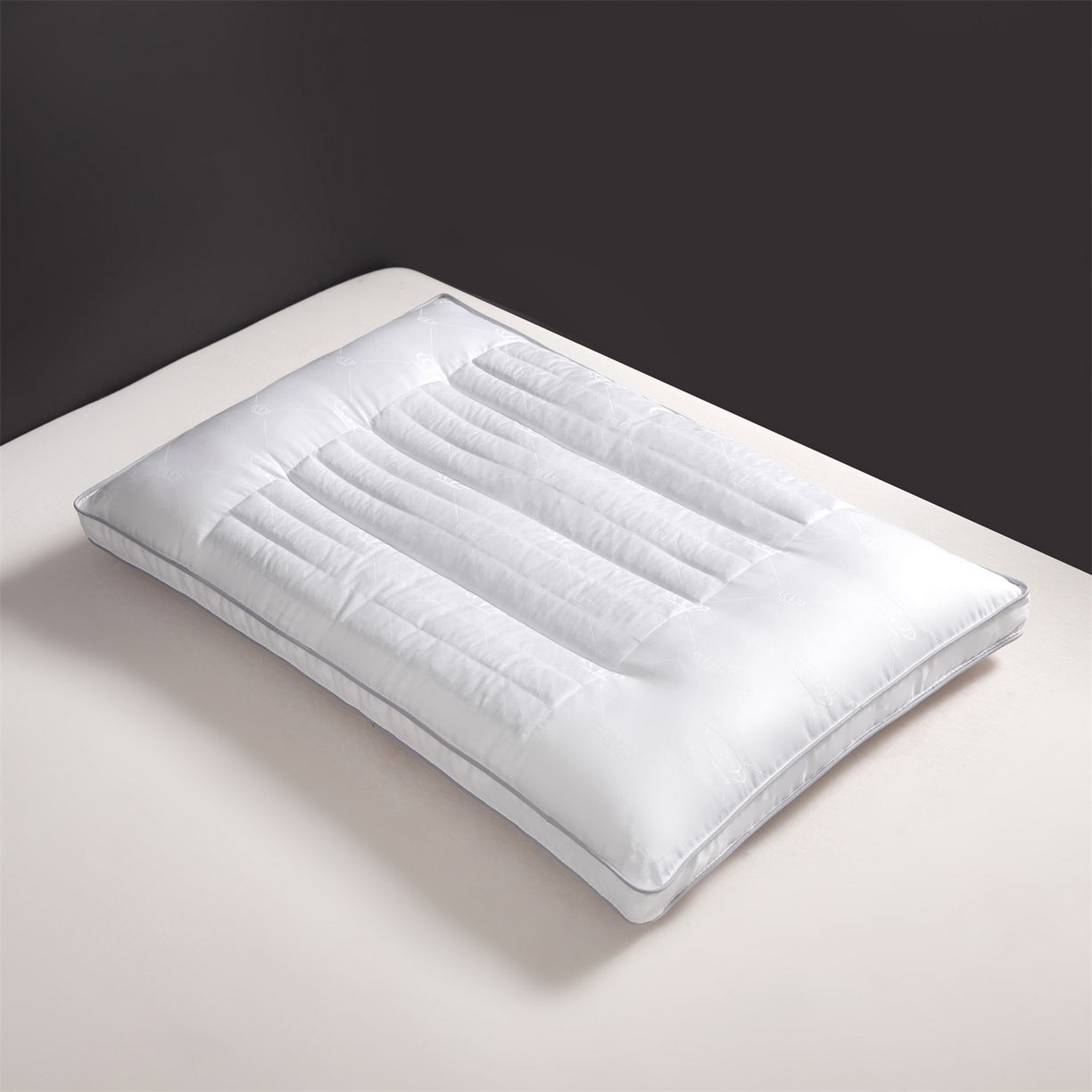 91家纺网 家纺一手货源 找家纺 （总）麦肯锡 2025新款皇冠蚕丝决明子枕枕头枕芯